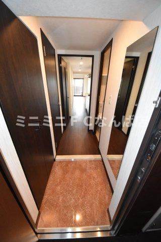 レオングラン本町橋の玄関