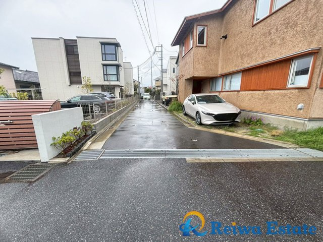 未入居戸建　茅ヶ崎市香川2丁目の前面道路含む現地写真