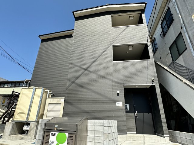 落ち着いた雰囲気の外観です
