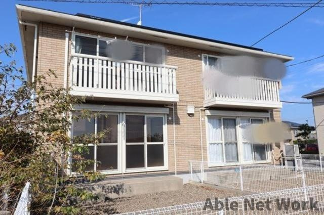 ロイヤルスクエア C