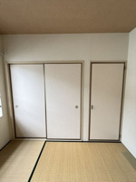 畳の上でゆっくりとくつろげる和室です