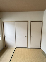 畳の上でゆっくりとくつろげる和室です