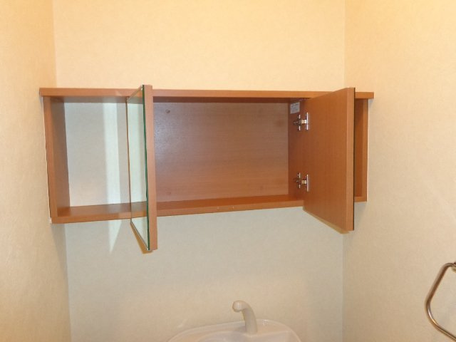 トイレ戸棚
