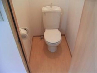 コンパクトで使いやすいトイレです