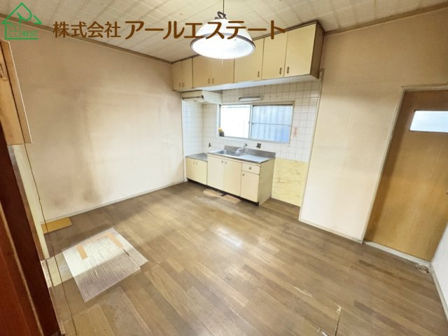 明石市二見町福里　　中古戸建の居間・リビング