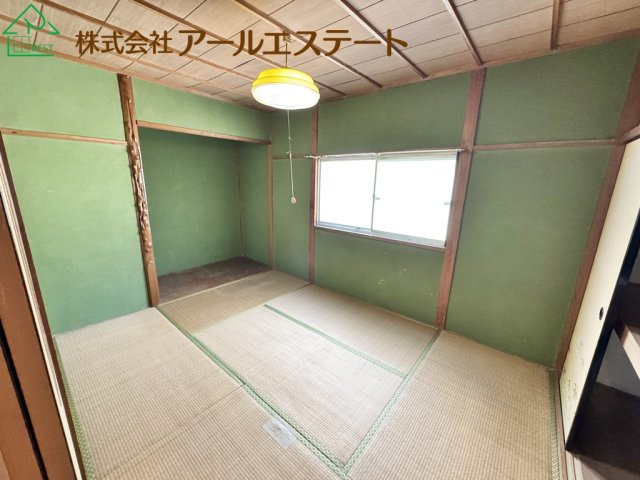 明石市二見町福里　　中古戸建の寝室