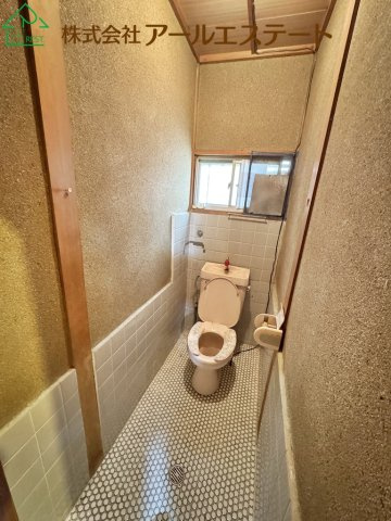明石市二見町福里　　中古戸建のトイレ