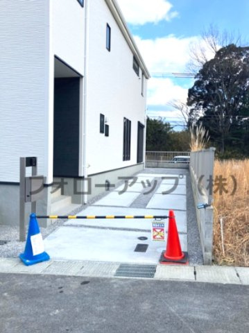 リーブルガーデン湖南市水戸町3期の駐車場|駐車場があるので、車を買う予定の方も安心です