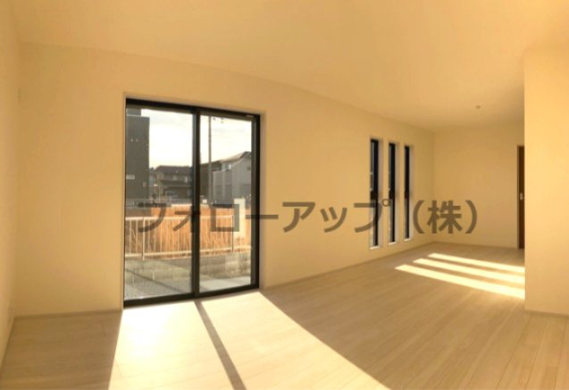 リーブルガーデン湖南市水戸町3期の居間・リビング