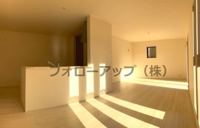 リーブルガーデン湖南市水戸町3期の居間・リビング