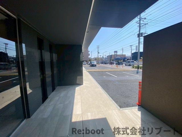 LUXENA+PAWS南行徳のエントランス