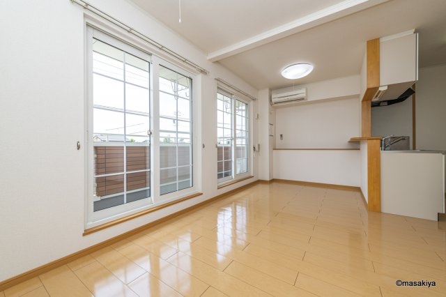 バードランド　Cの居間・リビング|リビング