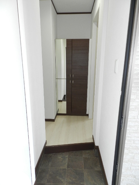 ヴァンベール宮の森Ⅲの玄関