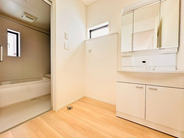 ♥♥宜野湾市上原第2-2号棟（全3棟）の独立洗面台|現地撮影2026.4☆いつでも内覧可能です♪