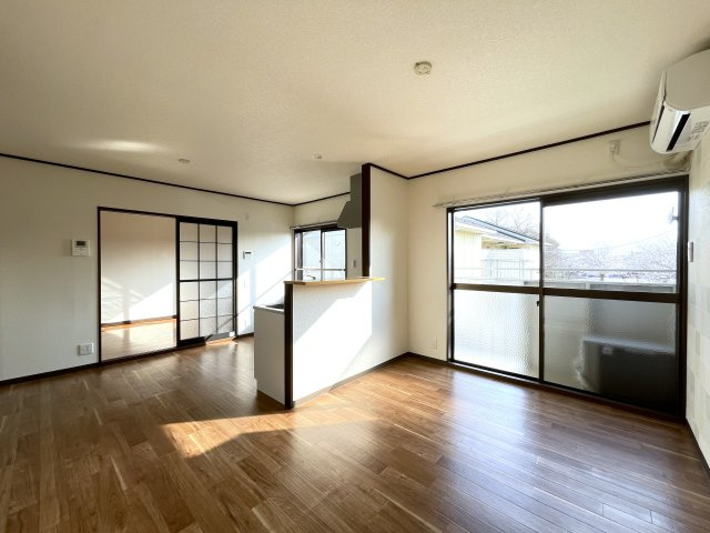 ライフタウニーB街区6号棟の居間・リビング