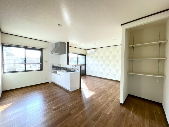 ライフタウニーB街区6号棟の居間・リビング