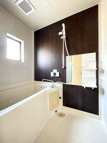 ライフタウニーB街区6号棟の浴室