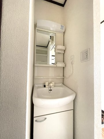 ライフタウニーB街区6号棟の洗面所