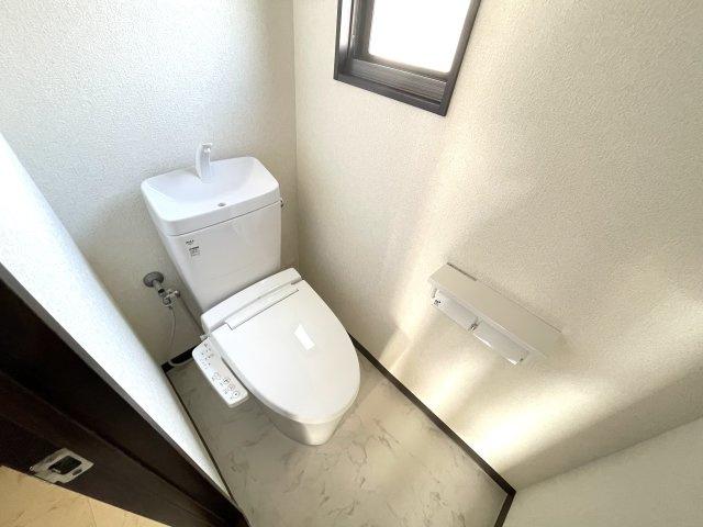 ライフタウニーB街区6号棟のトイレ