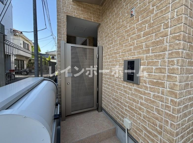 ブラン堀切菖蒲園のエントランス