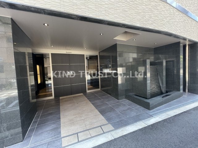 エステムコート梅田・茶屋町Ⅲネクスタのエントランス|落ち着いたエントランスです