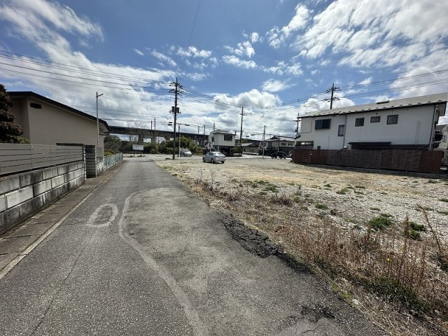 【前面道路含む現地写真】