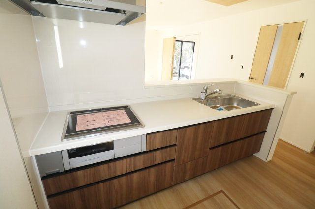 郡山市富久山町久保田字水口　　　１号棟　　　行健小学校、行健中学区のキッチン