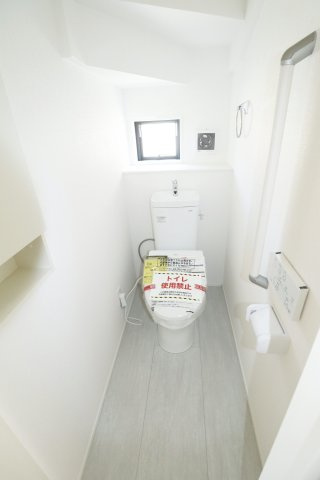 郡山市富久山町久保田字水口　　　１号棟　　　行健小学校、行健中学区のトイレ