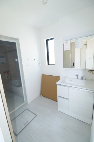 郡山市富久山町久保田字水口　　　１号棟　　　行健小学校、行健中学区の洗面所