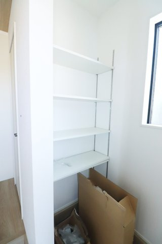 郡山市富久山町久保田字水口　　　１号棟　　　行健小学校、行健中学区の玄関