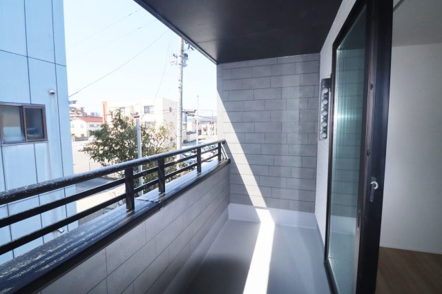 郡山市富久山町久保田字水口　　　１号棟　　　行健小学校、行健中学区のバルコニー