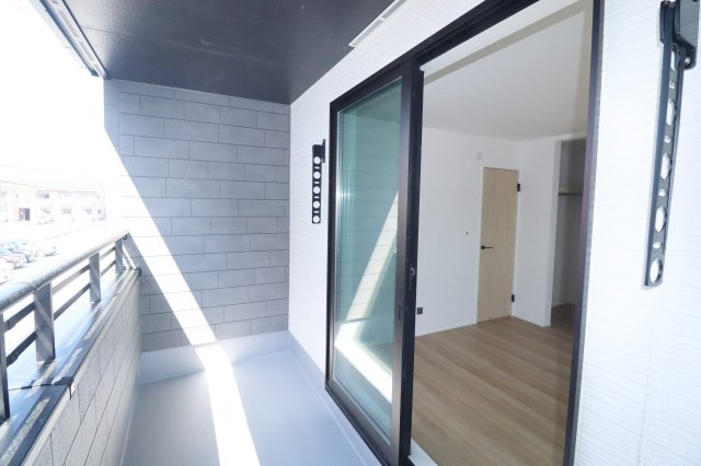 郡山市富久山町久保田字水口　　　１号棟　　　行健小学校、行健中学区のバルコニー