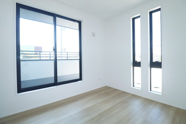 郡山市富久山町久保田字水口　　　１号棟　　　行健小学校、行健中学区の洋室