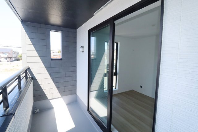 郡山市富久山町久保田字水口　　　１号棟　　　行健小学校、行健中学区のバルコニー