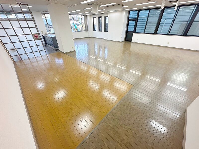 ＭＣベースビルの内装