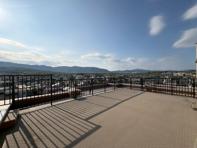 長岡京グリーンマンションの展望|住戸専用の広々としたルーフバルコニー付き物件があります（約41.67㎡）！！