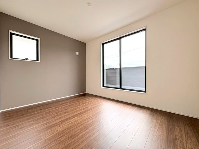 リーブルガーデン　岐阜市中川原第4　全3区画分譲の寝室|すべての居室にはたっぷり収納できる大型のクローゼット、各室に２４時間換気システムを設置しています。
排気ファンから低風量で24時間強制排気し、家の中の空気をいつも新鮮に保ちます。
