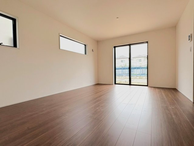 リーブルガーデン　岐阜市中川原第4　全3区画分譲の冷暖房・空調設備|24時間換気システムは窓を開けなくても外気の空気を室内に入れ室内の空気を外に排出します。