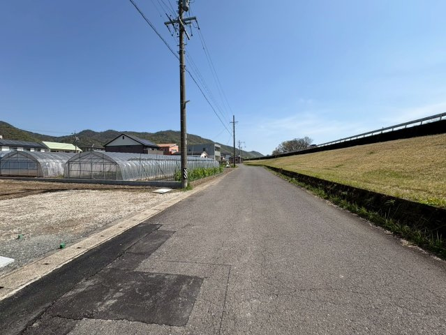 リーブルガーデン　岐阜市中川原第4　全3区画分譲の前面道路含む現地写真|「現地（2026年4月3日）撮影」　
■前面道路　
■ヤマダ不動産　株式会社リライフ