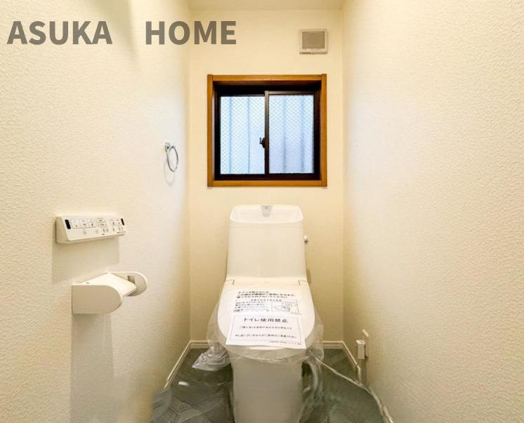 港北区高田西４丁目のトイレ|明るいトイレで清潔感がありますね。