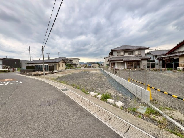 草津市片岡町B号地　建築条件無し売土地