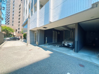 【その他】 | グランフォーレラグゼ平尾☆仲介手数料無料☆ | 街中にありながら、視界が開けた心地よい眺望を確保。都市の便利さと、澄み渡る空を同時に享受できる贅沢な立地です。