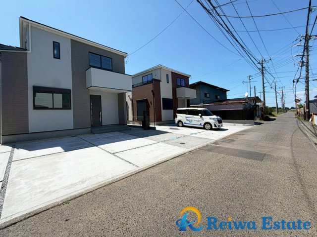 新築戸建　藤沢市大庭の前面道路含む現地写真
