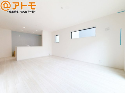 【居間・リビング】 | 葵区瀬名中央4丁目　新築戸建　2号棟 | 家族団らんのイメージは、リビングを思い浮かべませんか？リビングこそ広々としたお部屋が良いですね♪