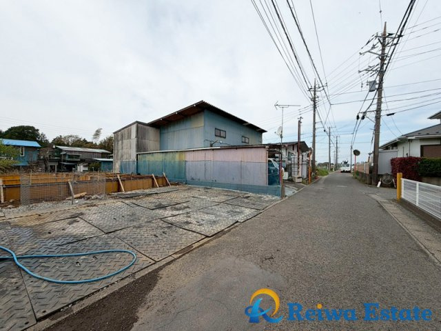 新築戸建　藤沢市大庭　全2棟の前面道路含む現地写真