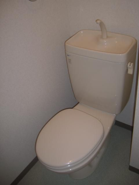 スターコート西青木のトイレ