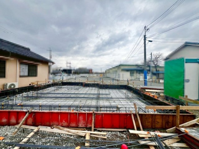 【前面道路含む現地写真】 | 岡山町　新築一戸建