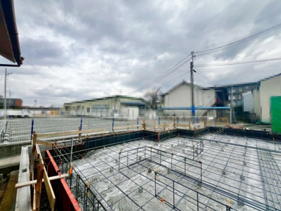 【前面道路含む現地写真】 | 岡山町　新築一戸建