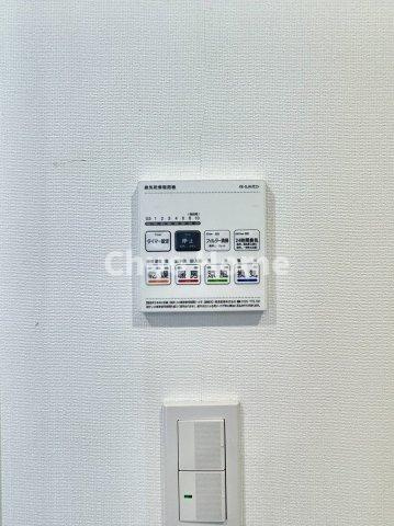 秀和亀戸2丁目レジデンスの浴室|【浴室乾燥機】暖房・冷風・換気・乾燥が可能です。毎日を快適に過ごせるうれしい機能が揃っています。雨の日の洗濯物も安心です。