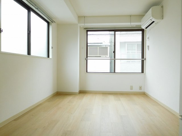 KOJIMA-BLDGの居間・リビング